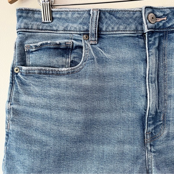 American Eagle High Rise Stretch Denim Mom Shorts Size 12 - Picture 2 of 10